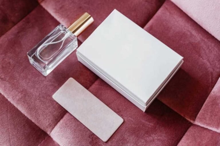 oud perfume subscription box